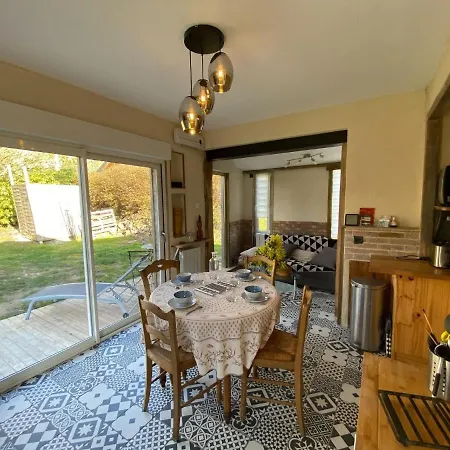 Сasa de vacaciones Charming Holiday In A Quiet Location, Near The Coast, 2 Bicycles Donville-les-Bains