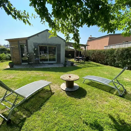 Сasa de vacaciones Charming Holiday In A Quiet Location, Near The Coast, 2 Bicycles *